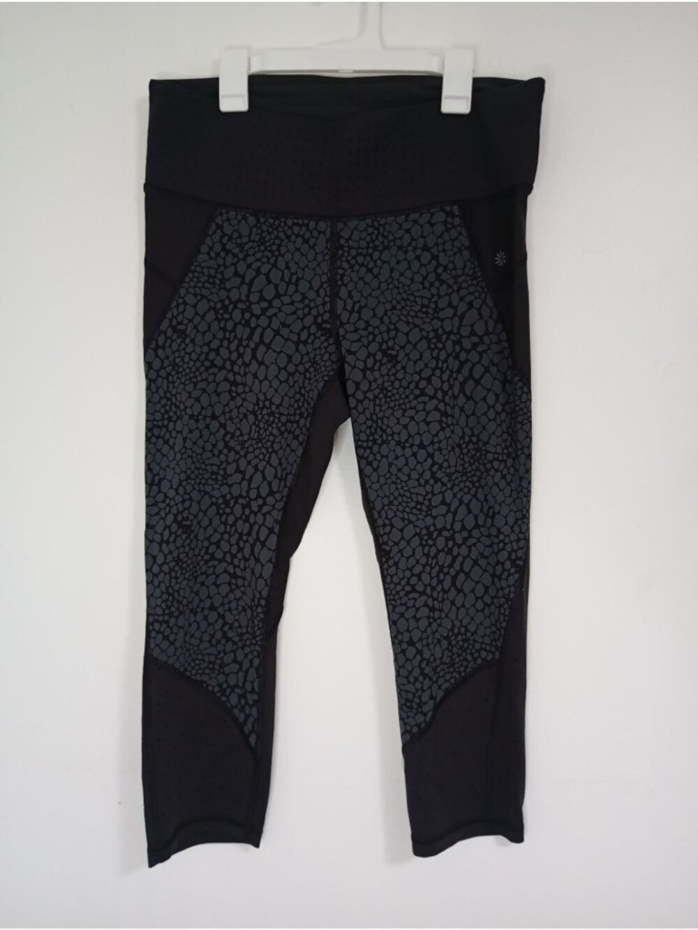 Athleta Womens Black & Gray Cropped Leggings With Perforated Panels Size L